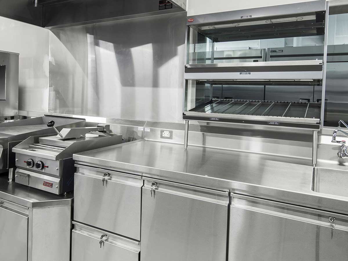 Innovative Custom Stainless Steel Solutions for Restaurants 2 stainless steel kitchen